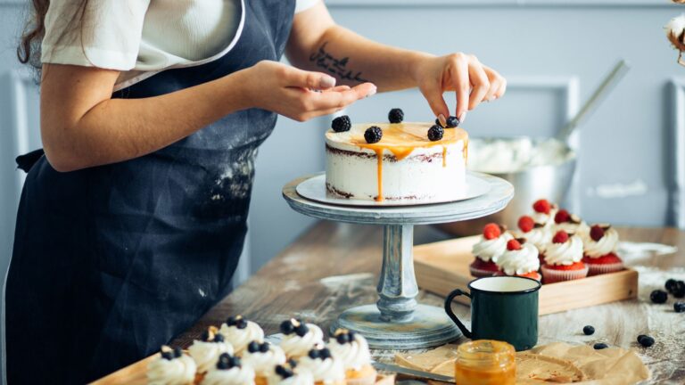 Langkah-Sukses-Mendirikan-Bisnis-Cake-Bakery-Mulai-Dari-Nol-Bagi-Pemula