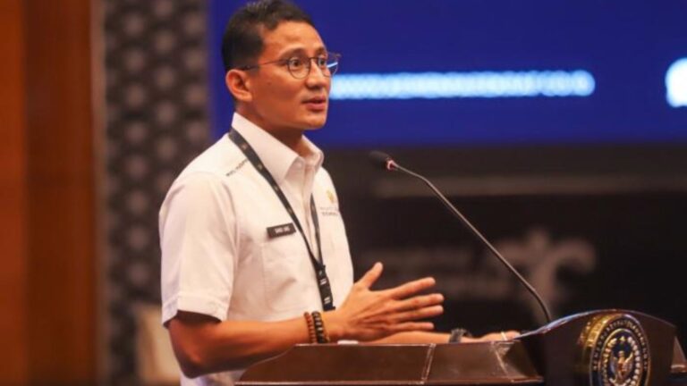 Sandiaga Uno Ajak Turis Asing Untuk Taati Aturan, Ada Sanksi Tegas Bagi yang Melanggar